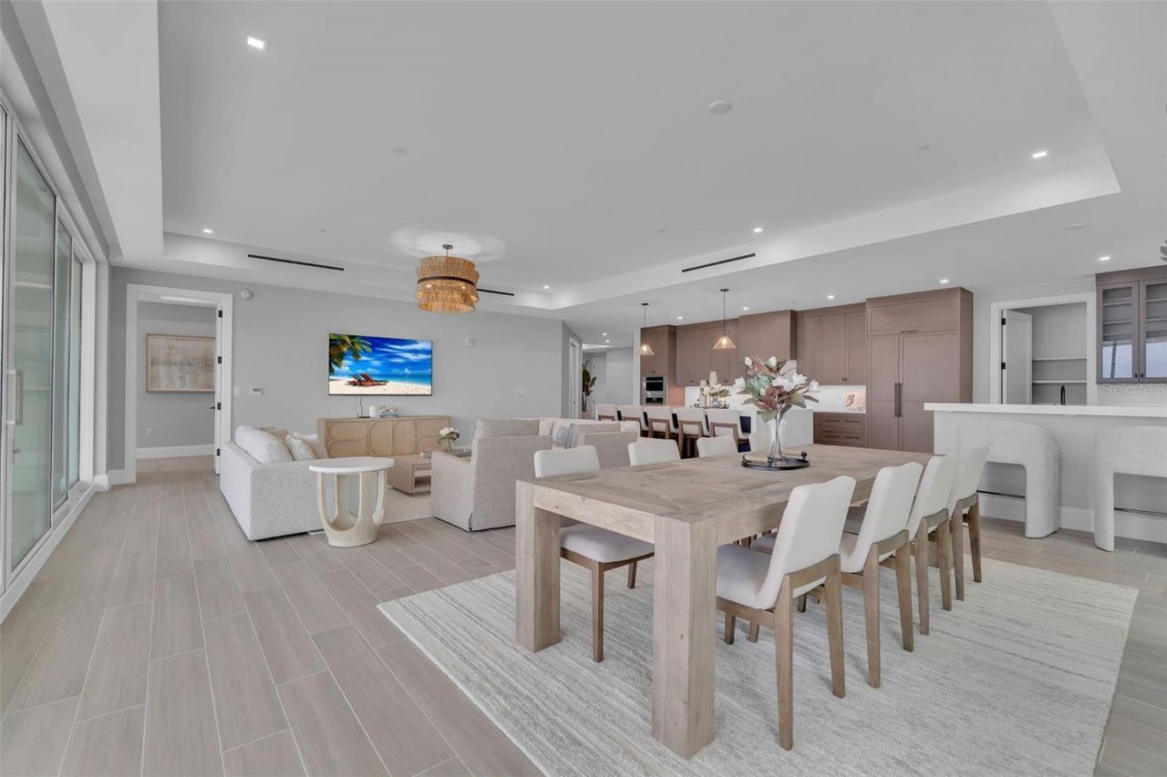 70 Avenida Veneccia, Unit 201, Sarasota, FL 34242 Photo