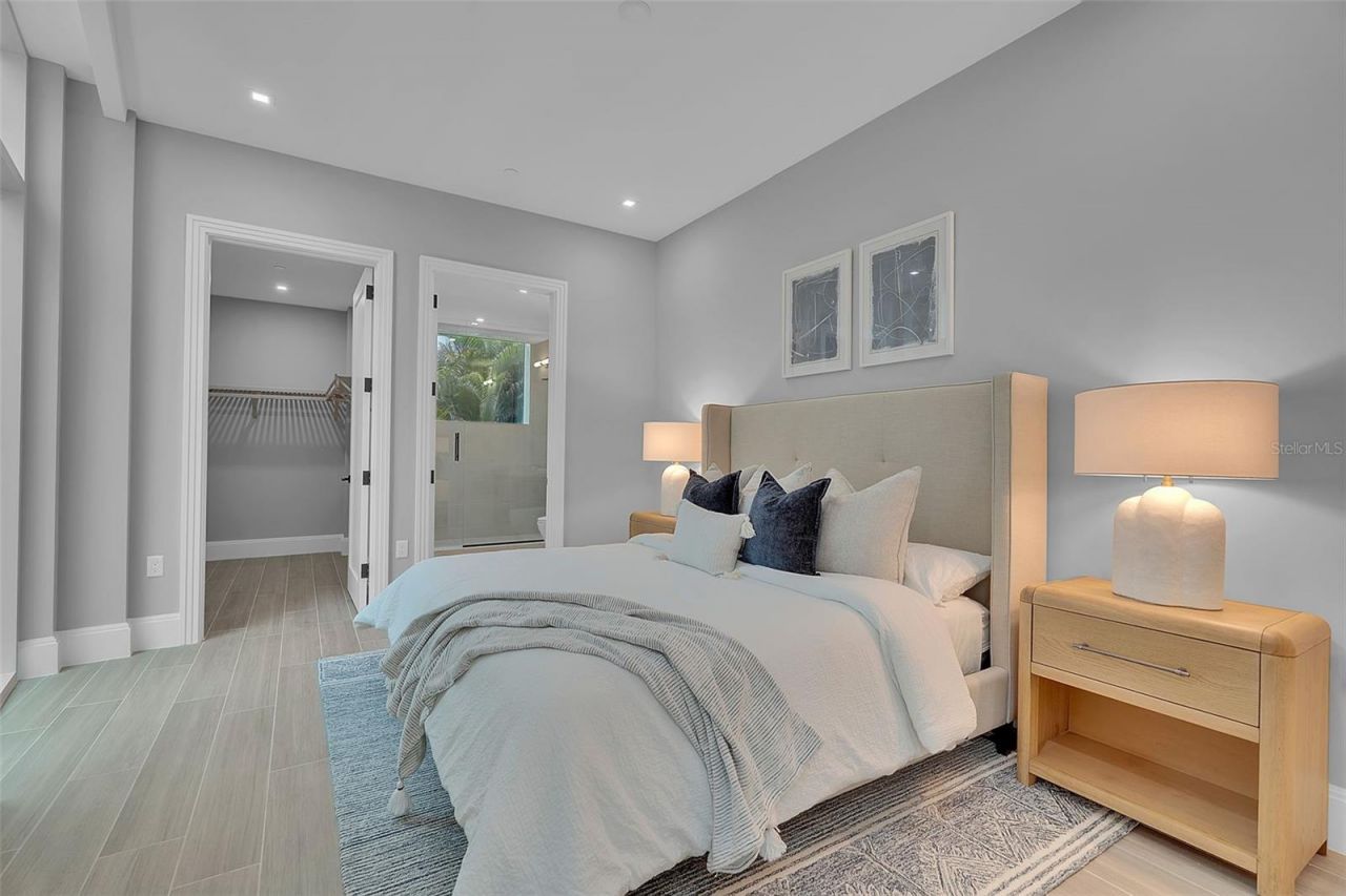70 Avenida Veneccia, Unit 201, Sarasota, FL 34242 Photo