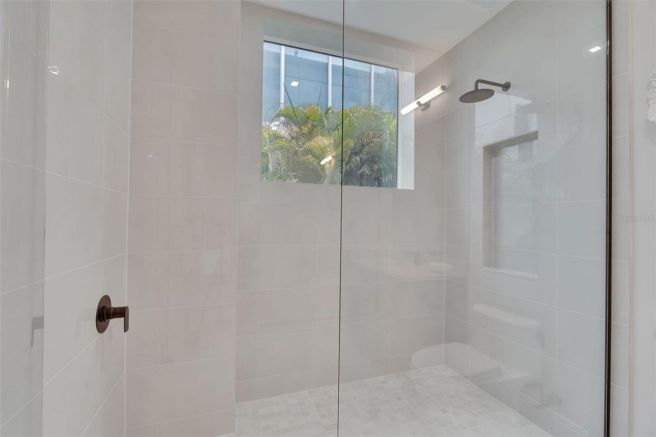 70 Avenida Veneccia, Unit 201, Sarasota, FL 34242 Photo