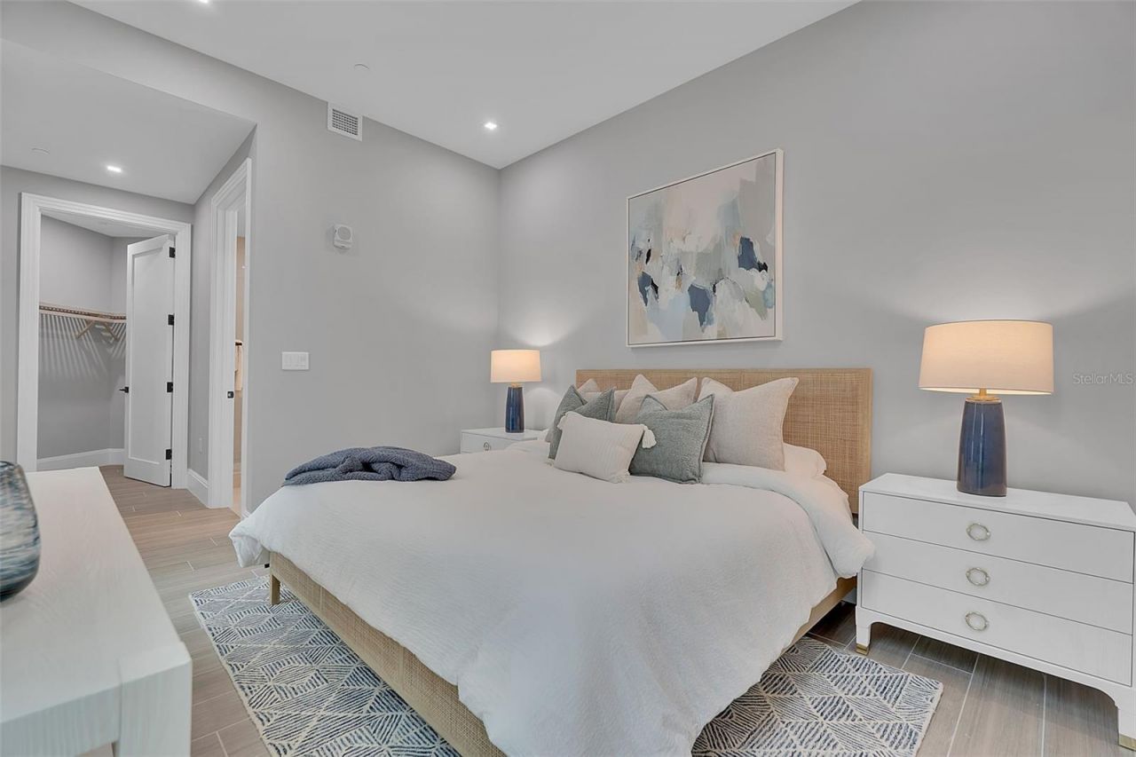 70 Avenida Veneccia, Unit 201, Sarasota, FL 34242 Photo