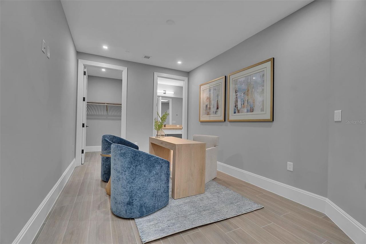 70 Avenida Veneccia, Unit 201, Sarasota, FL 34242 Photo