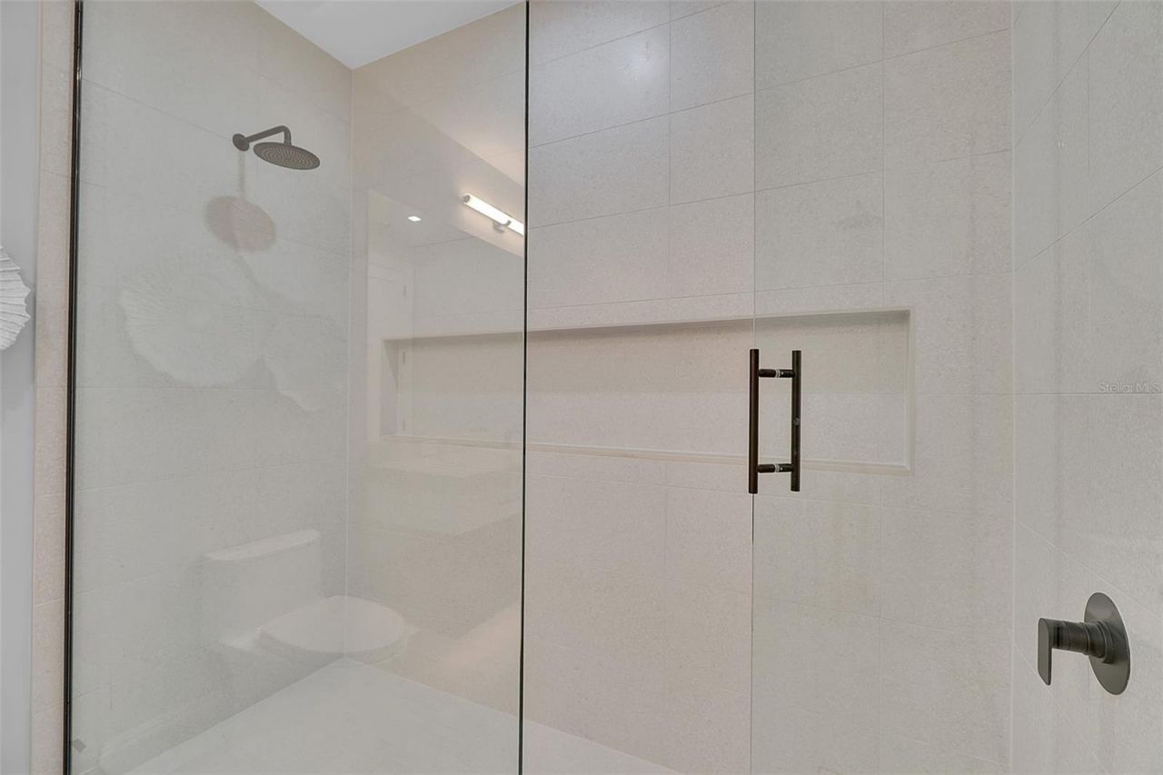 70 Avenida Veneccia, Unit 201, Sarasota, FL 34242 Photo