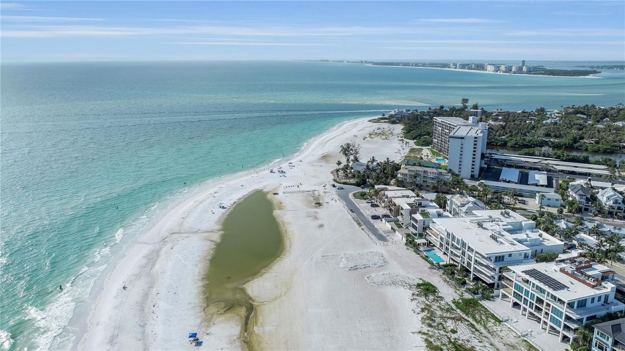 70 Avenida Veneccia, Unit 201, Sarasota, FL 34242 Photo