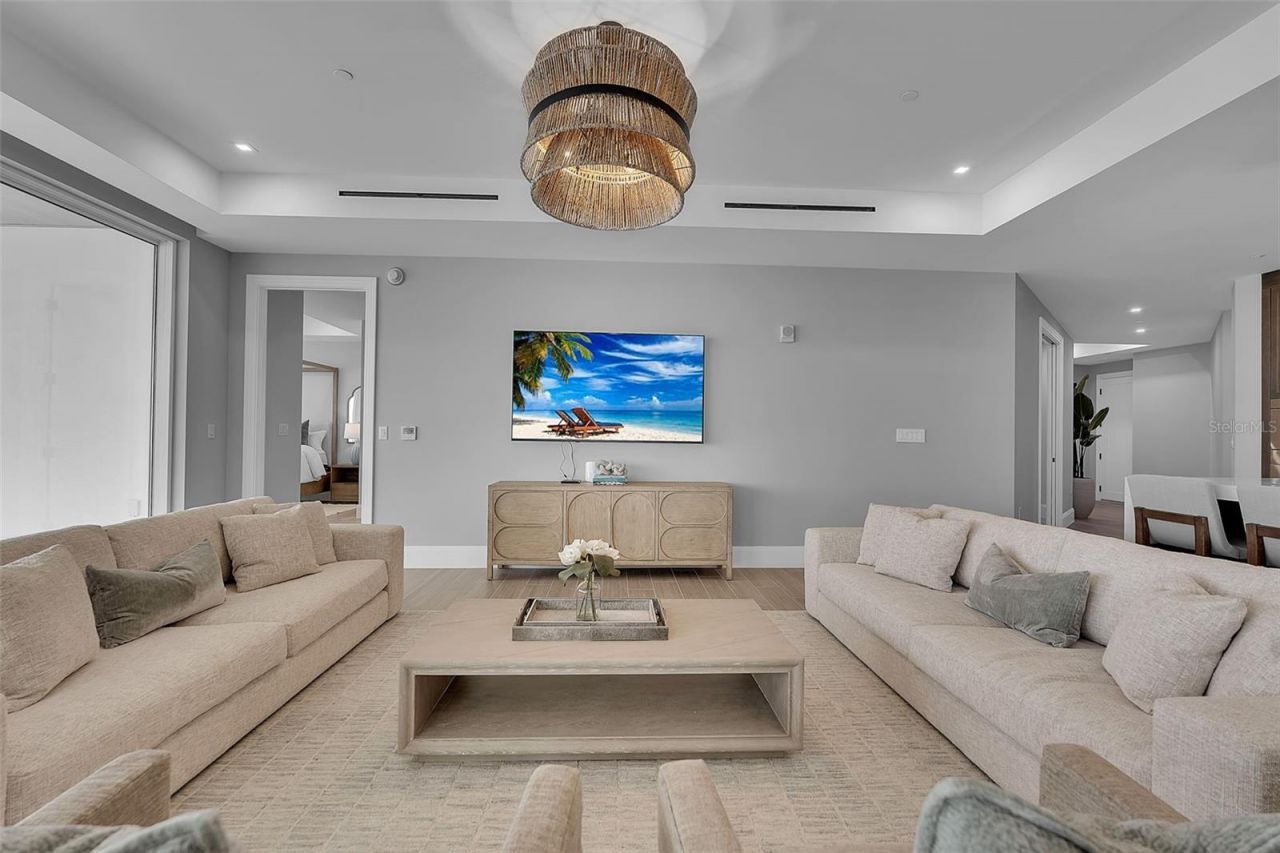 70 Avenida Veneccia, Unit 201, Sarasota, FL 34242 Photo