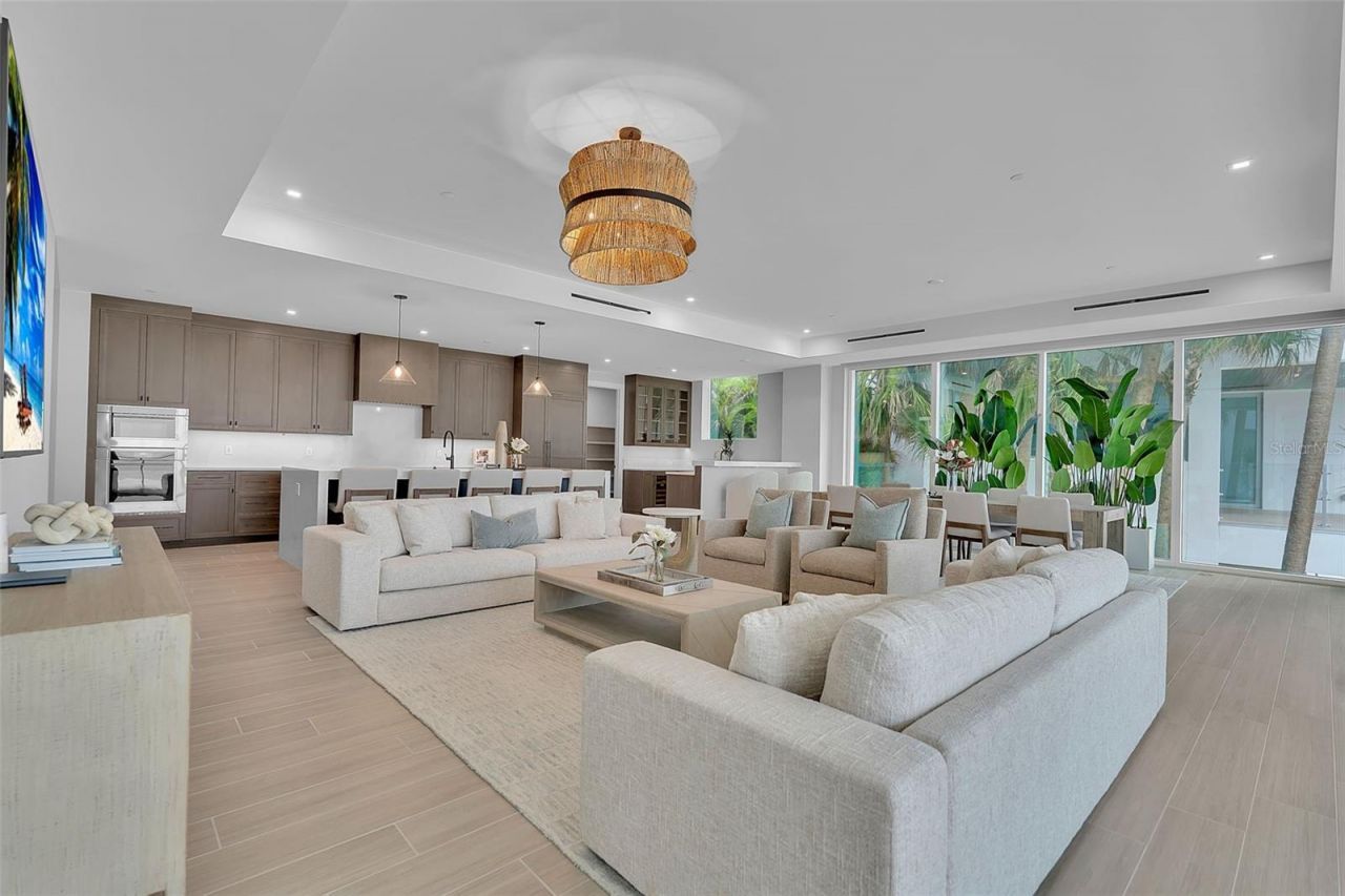 70 Avenida Veneccia, Unit 201, Sarasota, FL 34242 Photo