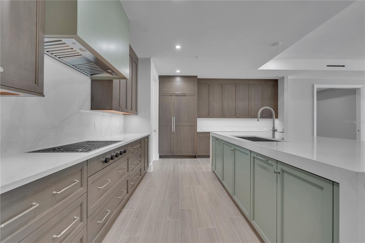 70 Avenida Veneccia, Unit 202, Sarasota, FL 34242 Photo