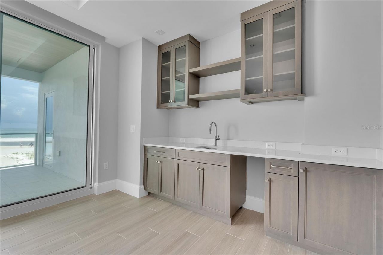 70 Avenida Veneccia, Unit 202, Sarasota, FL 34242 Photo