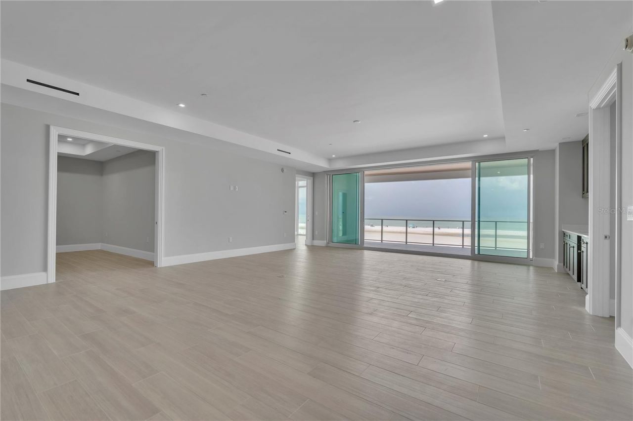 70 Avenida Veneccia, Unit 202, Sarasota, FL 34242 Photo