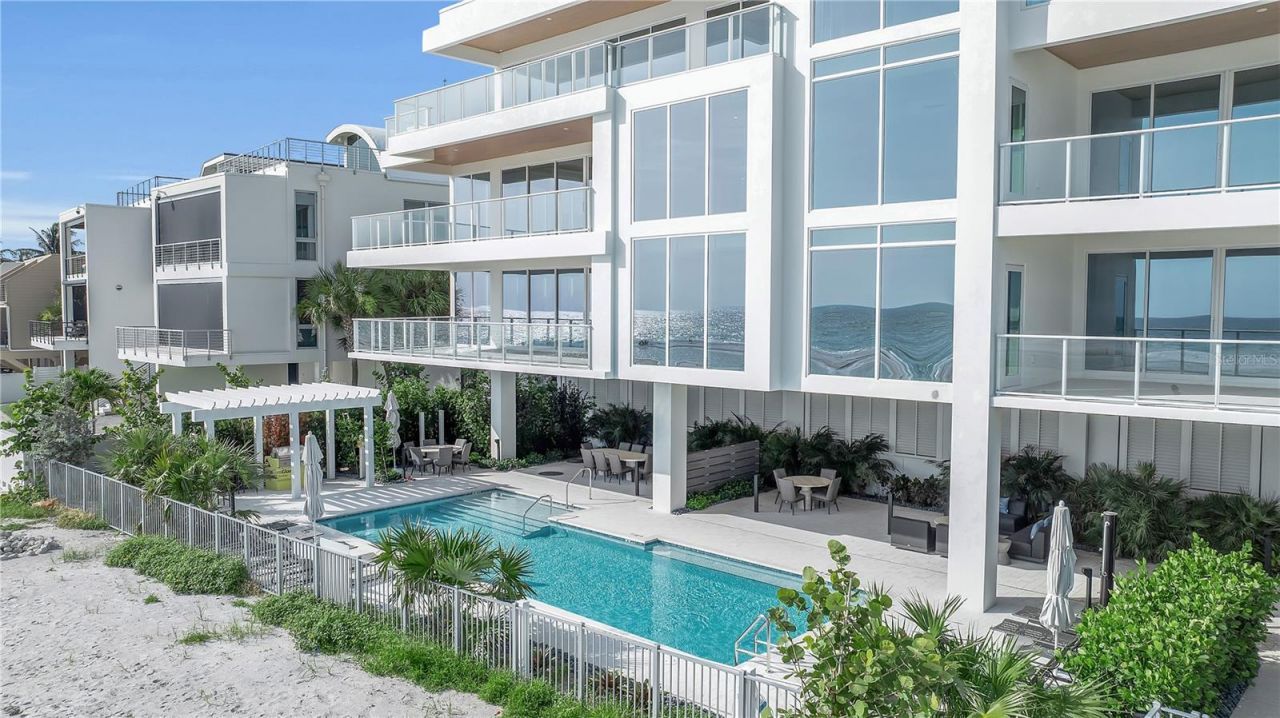 70 Avenida Veneccia, Unit 202, Sarasota, FL 34242 Photo