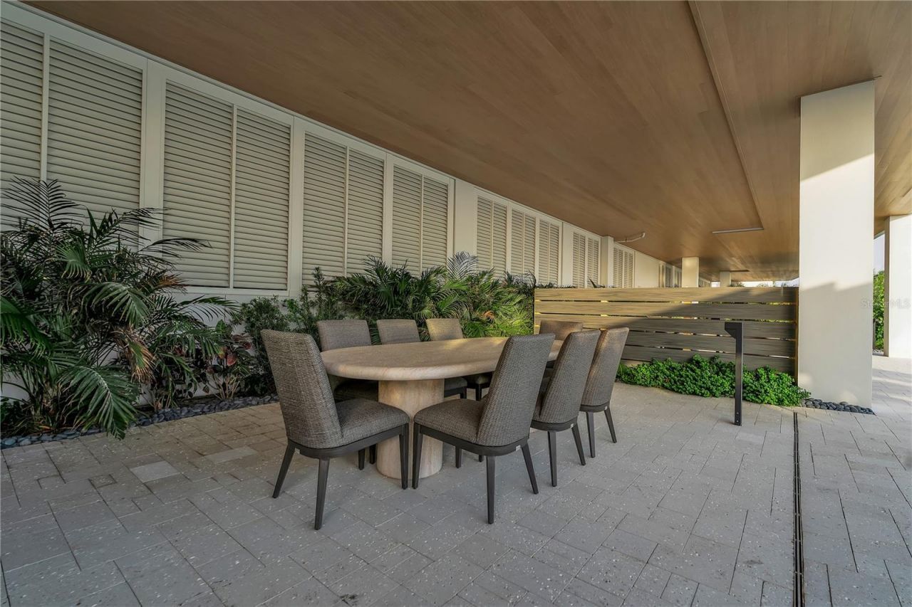 70 Avenida Veneccia, Unit 202, Sarasota, FL 34242 Photo