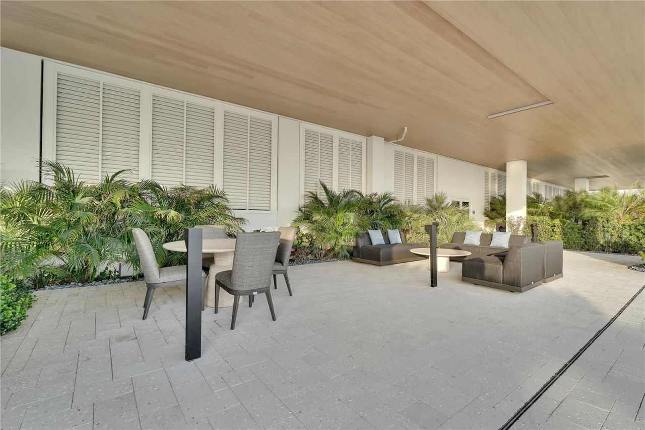 70 Avenida Veneccia, Unit 202, Sarasota, FL 34242 Photo