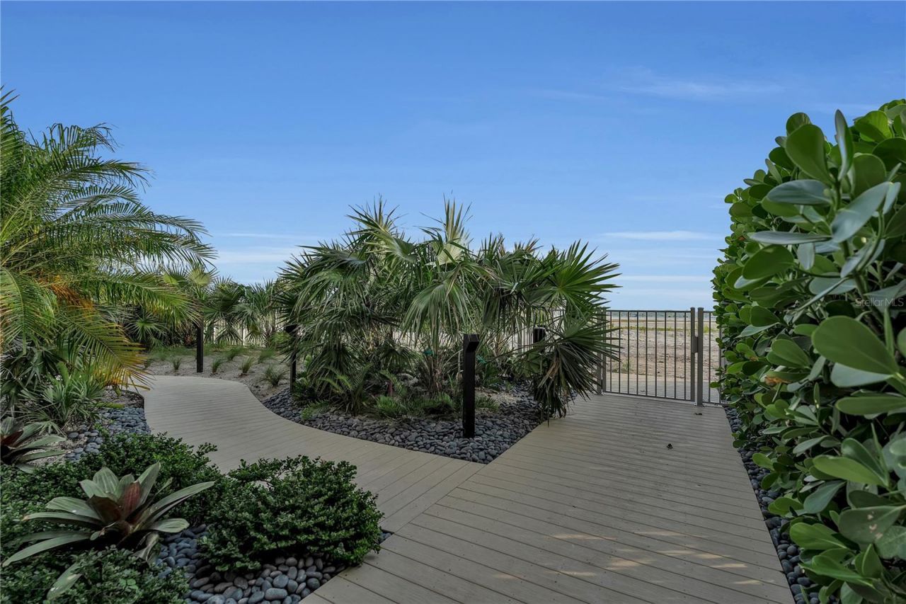 70 Avenida Veneccia, Unit 202, Sarasota, FL 34242 Photo