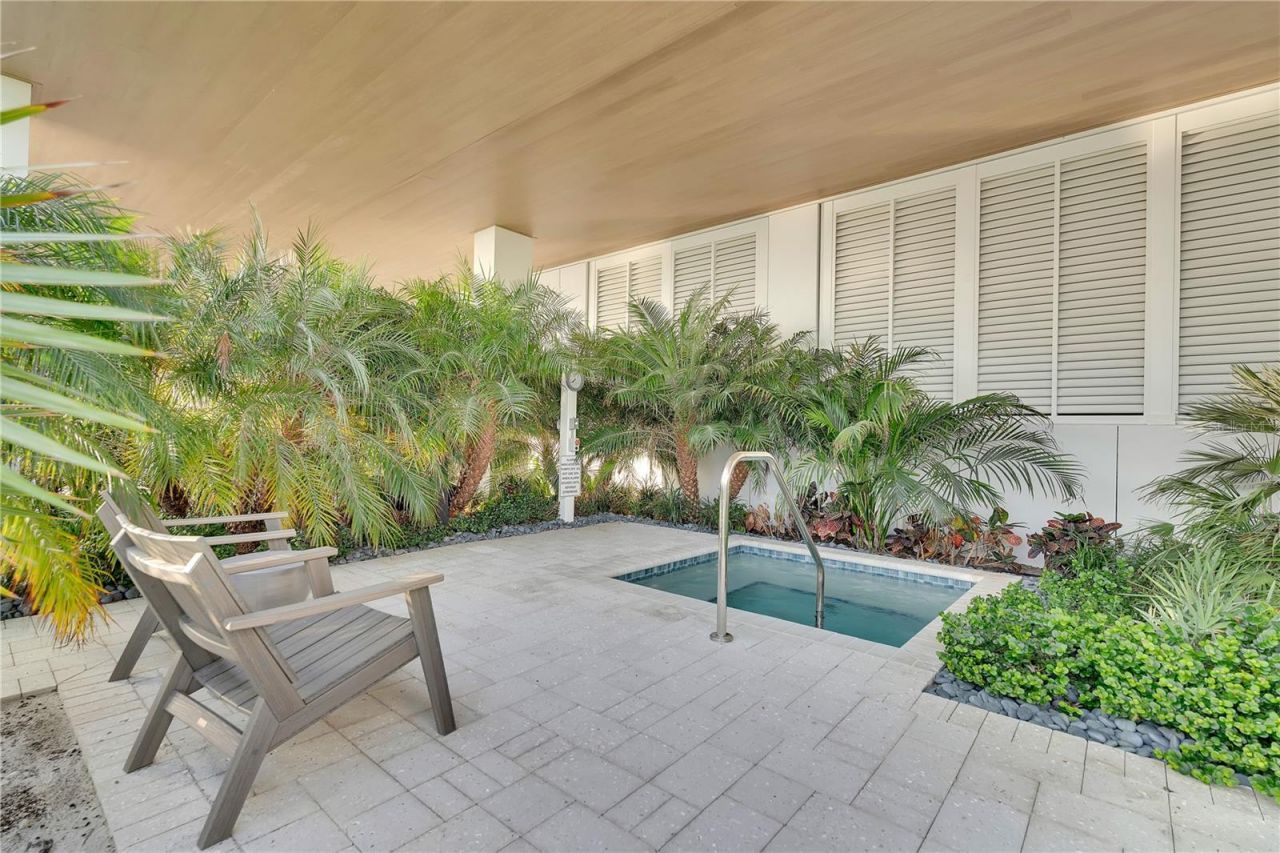 70 Avenida Veneccia, Unit 202, Sarasota, FL 34242 Photo
