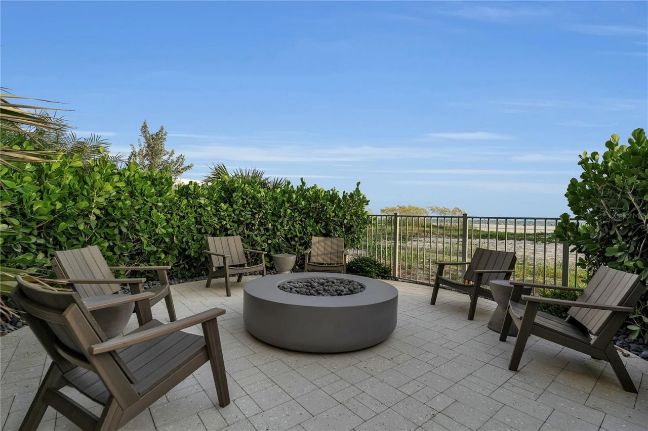 70 Avenida Veneccia, Unit 202, Sarasota, FL 34242 Photo