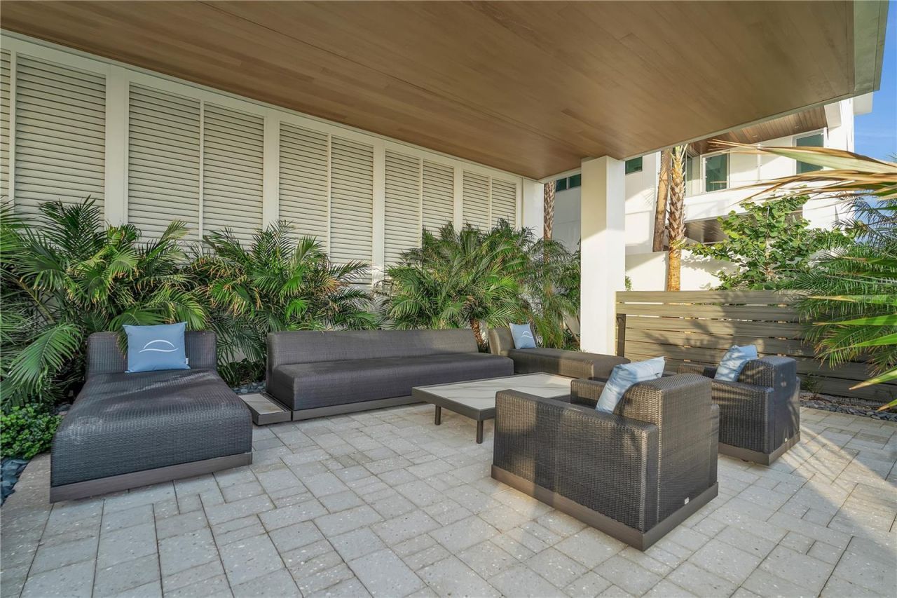70 Avenida Veneccia, Unit 202, Sarasota, FL 34242 Photo