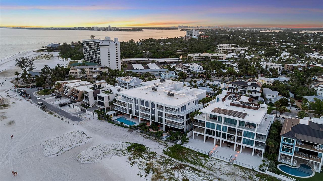 70 Avenida Veneccia, Unit 202, Sarasota, FL 34242 Photo