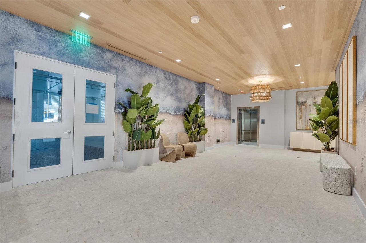 70 Avenida Veneccia, Unit 202, Sarasota, FL 34242 Photo