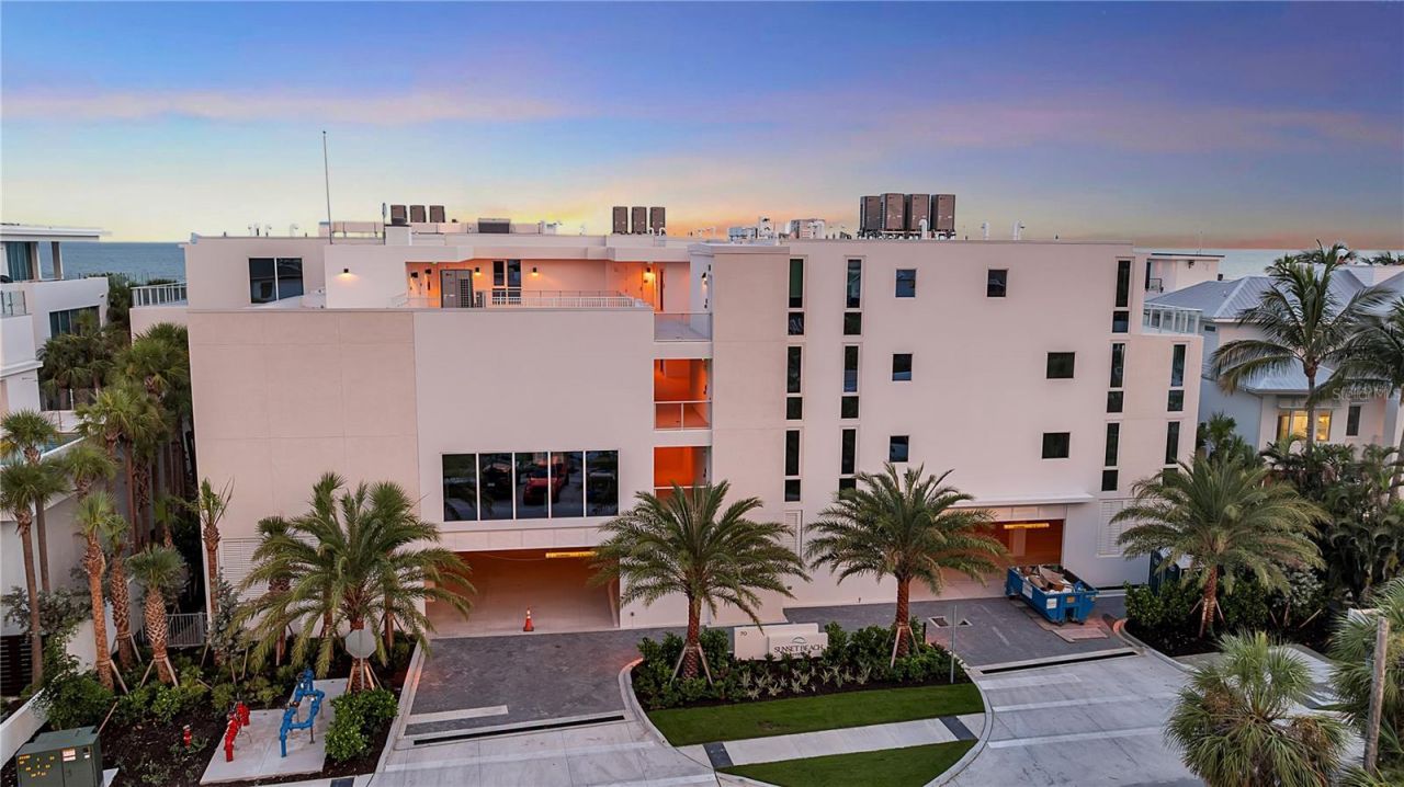 70 Avenida Veneccia, Unit 202, Sarasota, FL 34242 Photo
