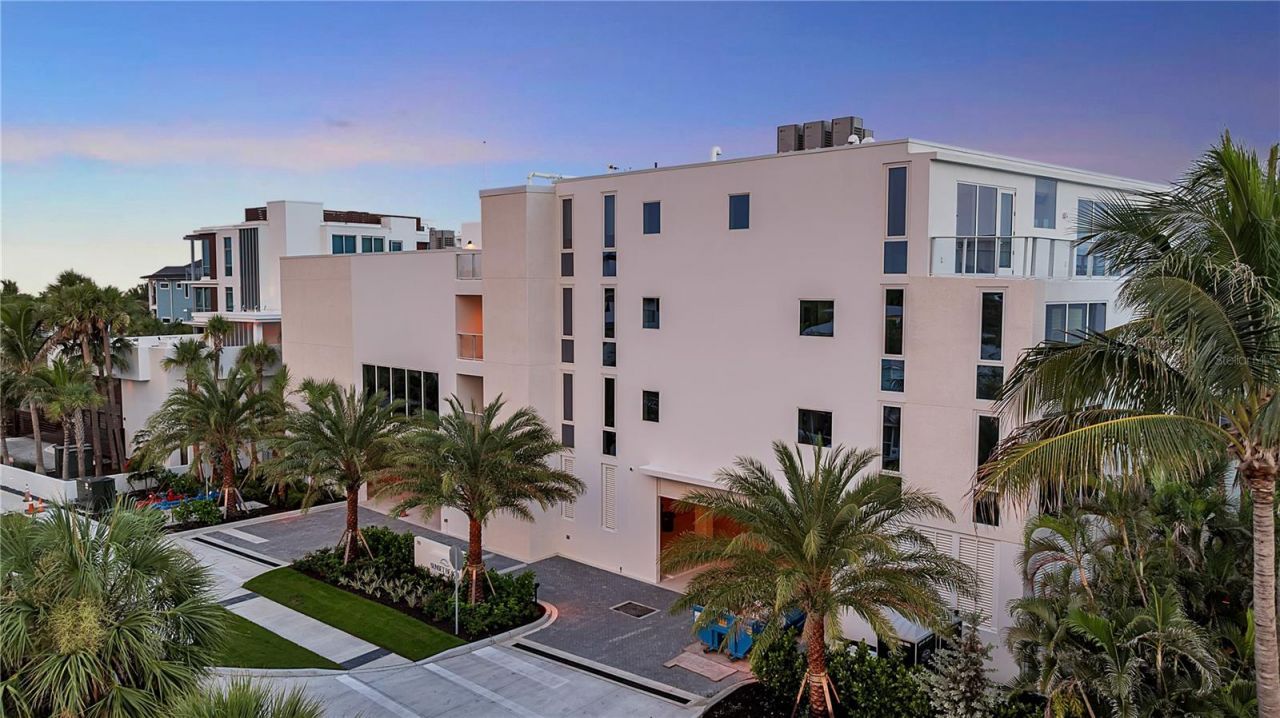 70 Avenida Veneccia, Unit 202, Sarasota, FL 34242 Photo