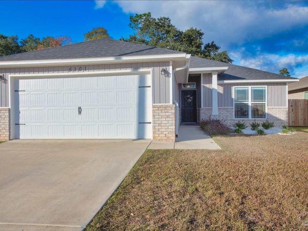 5101 Peach Dr, Pace, FL 32571