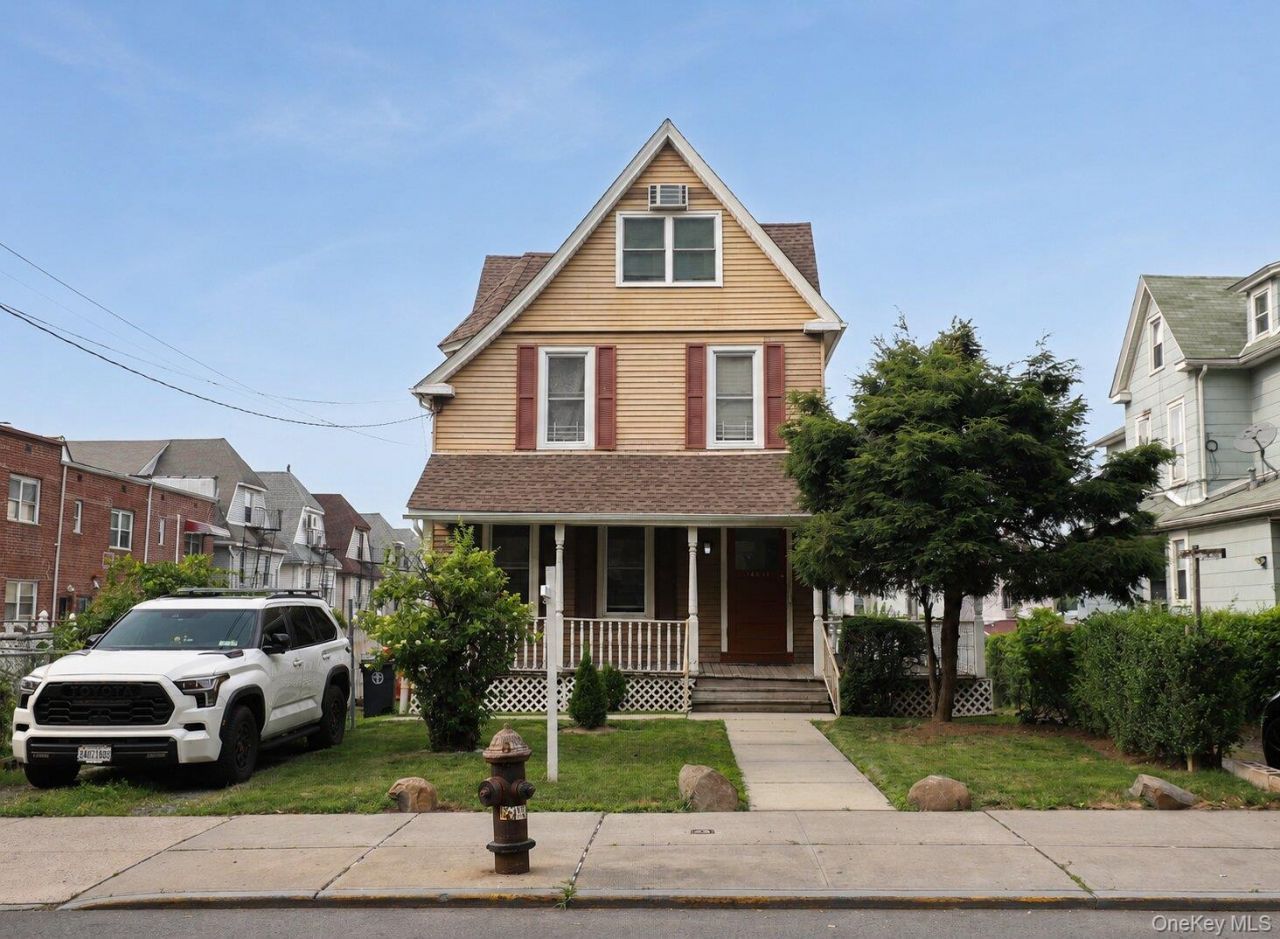 146-11 35th Avenue, Flushing, NY 11354 Main Photo