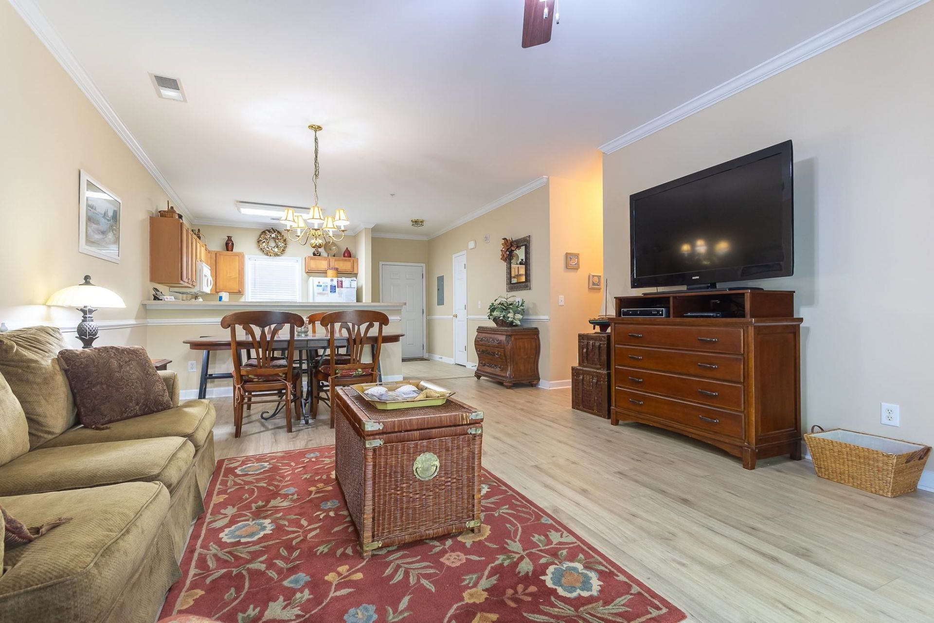 6253 Catalina Dr.  Photo 10