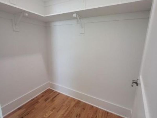 10 Marne St, Newark, NJ 07105