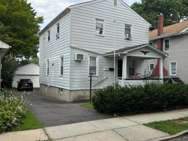 8 8Th Ave, Hawthorne, NJ 07506