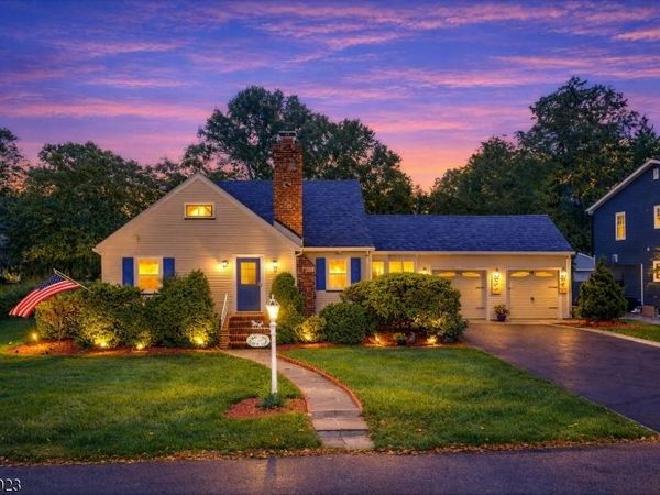 55 Chestnut St, Hillsdale, NJ 07642
