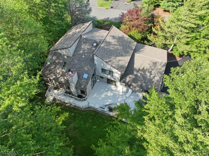 11 Maywood Ct, North Caldwell, NJ 07006 Main Photo