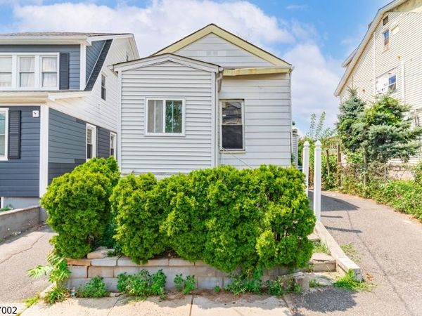 59 Augusta St, Irvington, NJ 07111