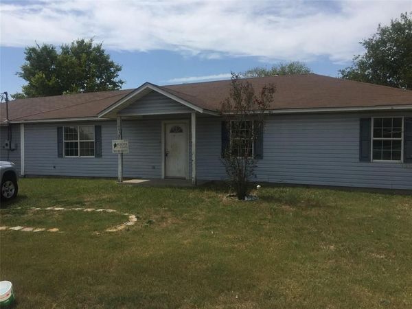 404 S Belknap Street, Mexia, TX 76667