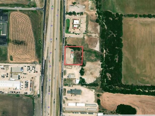 1404 N Stemmons, Sanger, TX 76266