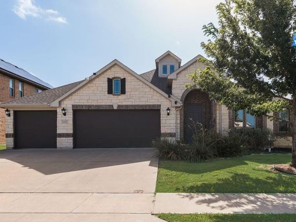 102 Cimmaron Court, Alvarado, TX 76009