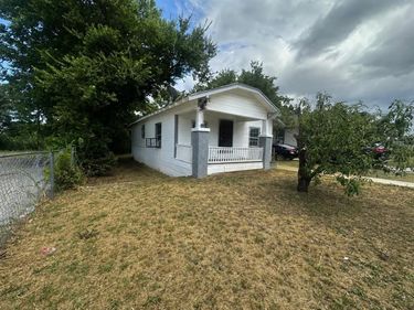 1309 S Riverside Drive, Fort Worth, TX 76104