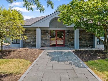 5710 Commons Park, East Syracuse, NY 13057