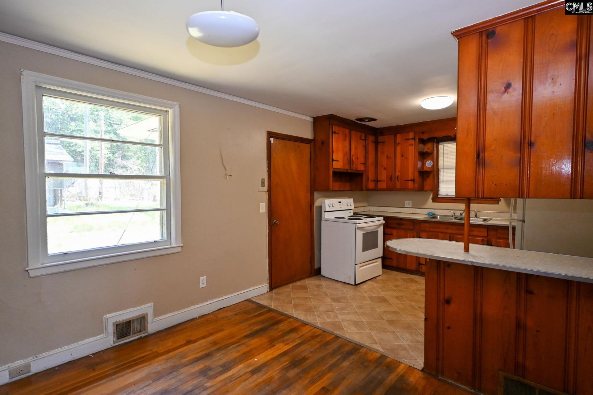 3615 Maybank Street  Photo 7