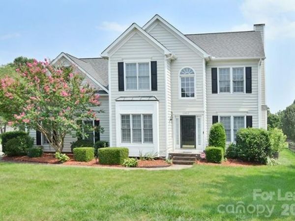 10402 Friarsgate Road, Huntersville, NC 28078