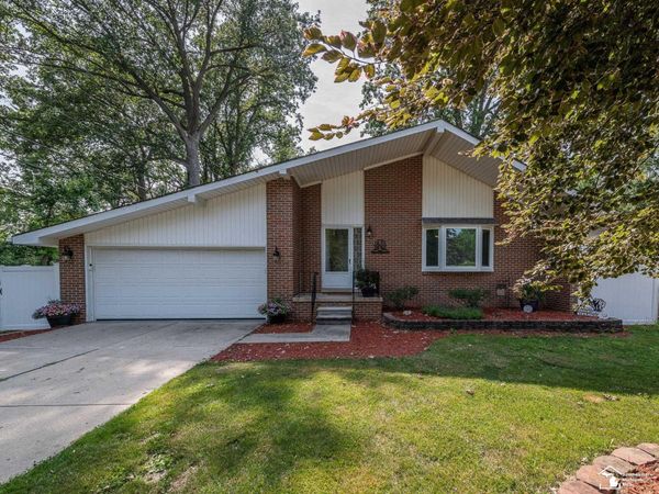24860 Woodland Drive, Flat Rock, MI 48134