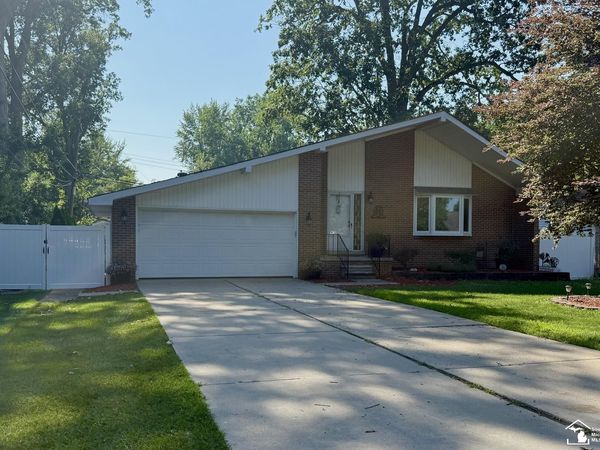 24860 Woodland Drive, Flat Rock, MI 48134
