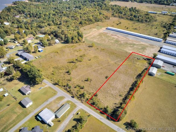 4 Hamilton Road , Eufaula, OK 74432