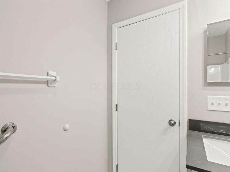 3941 Karl Road , Unit 319, Columbus, OH 43224 Photo 34