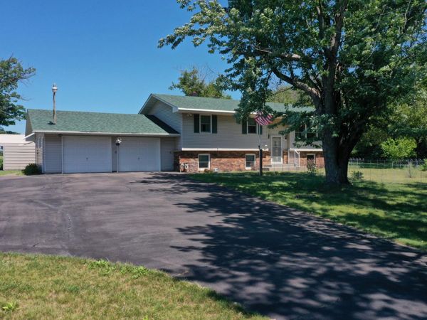 5276 392nd Street, North Branch, MN 55056