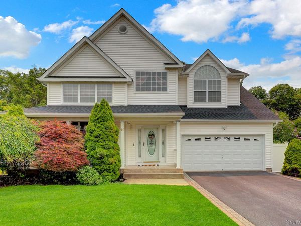 11 Scenicview Crescent Crescent , Manorville, NY 11949