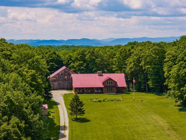 817 Topsham Road, Newbury, VT 05051