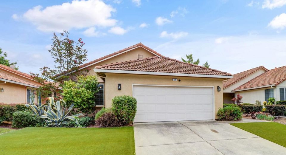 31 Aruba Cir, Sacramento, CA 95823 Photo
