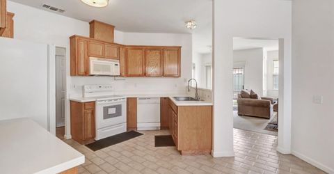 31 Aruba Cir, Sacramento, CA 95823 Photo