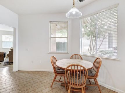31 Aruba Cir, Sacramento, CA 95823 Photo
