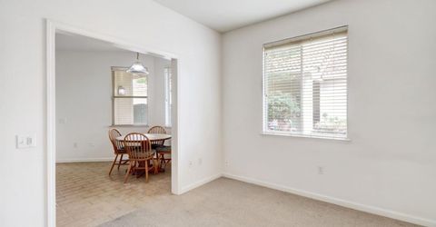 31 Aruba Cir, Sacramento, CA 95823 Photo