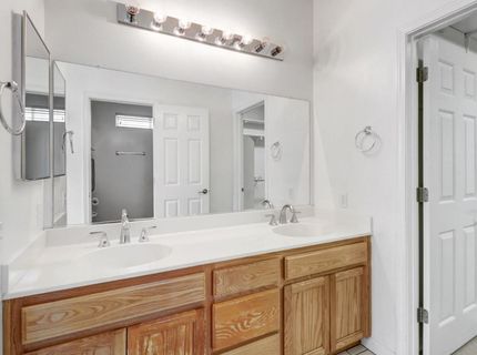 31 Aruba Cir, Sacramento, CA 95823 Photo